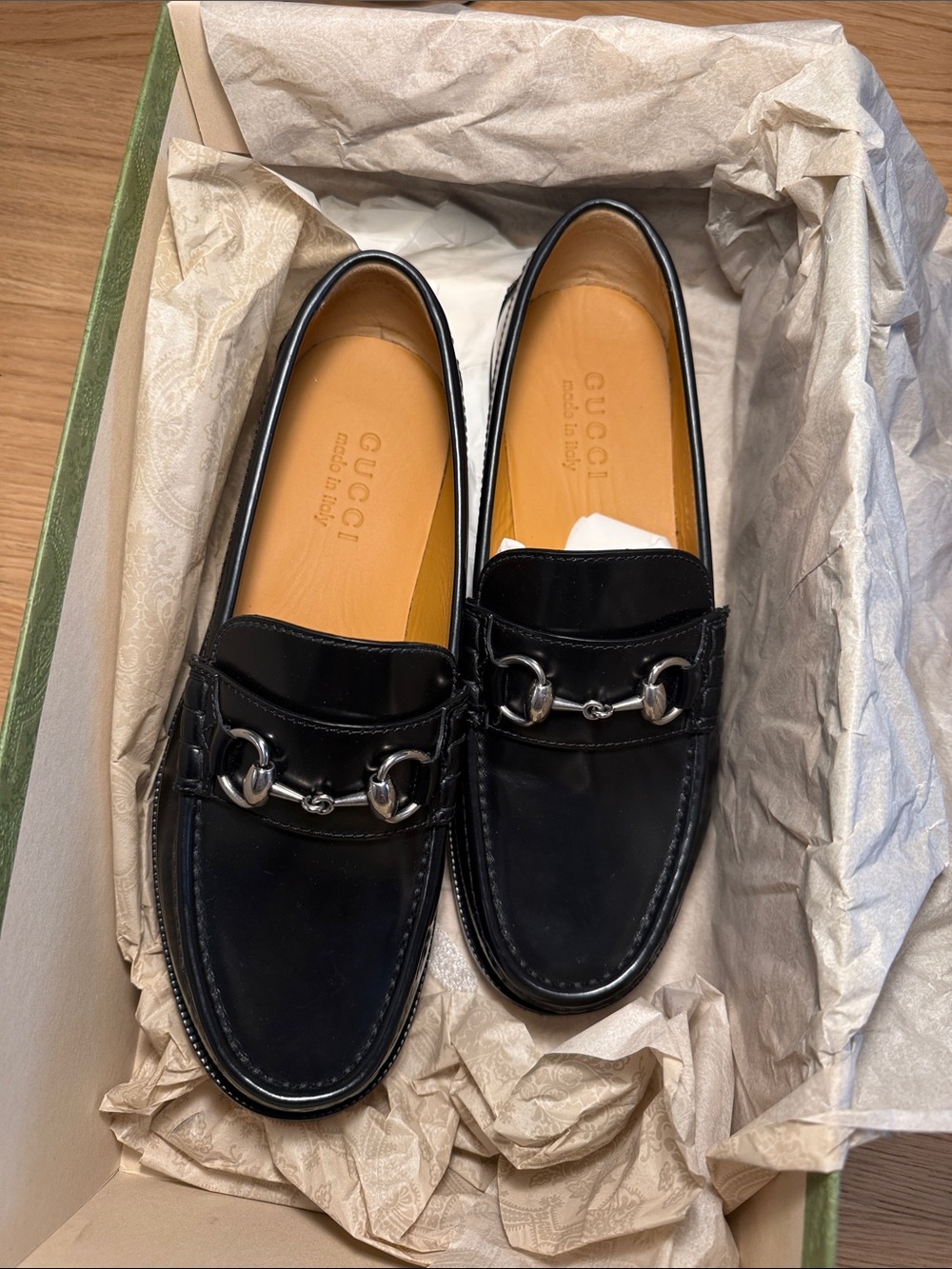 Gucci Men’s Black Horsebit Leather Loafers (Milenniaal Ribot)